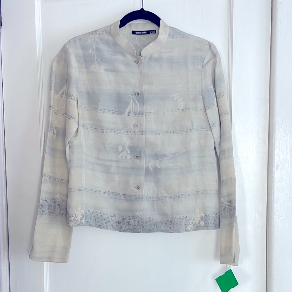Emanuel Ungaro Button-Front Blouse with Mandarin Collar / neutral print